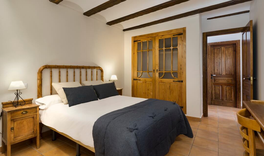 Casa Rural Os Ormos. Jaca. Pirineo. Apartamento Oroel. Habitación 1