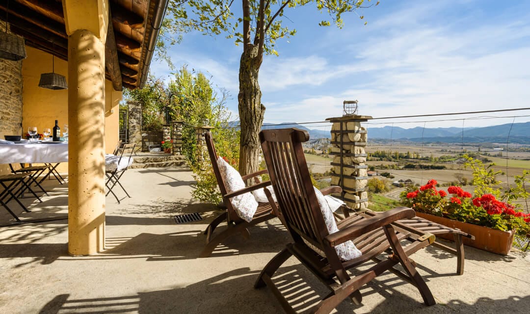 Casa Rural Os Ormos. Jaca. Pirineo. Barbacoa. Detalle 1
