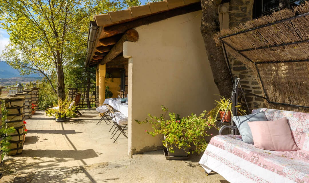 Casa Rural Os Ormos. Jaca. Pirineo. Barbacoa. Detalle 6.