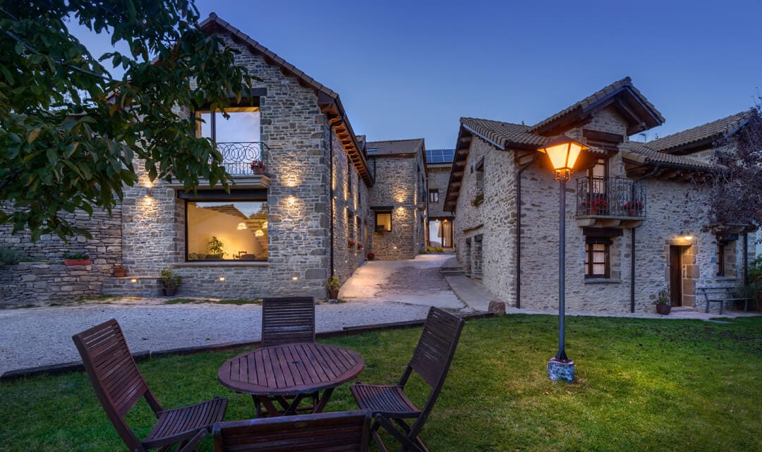 Casa Rural Os Ormos. Jaca. Pirineo. Jardín. Un espacio para disfrutar.